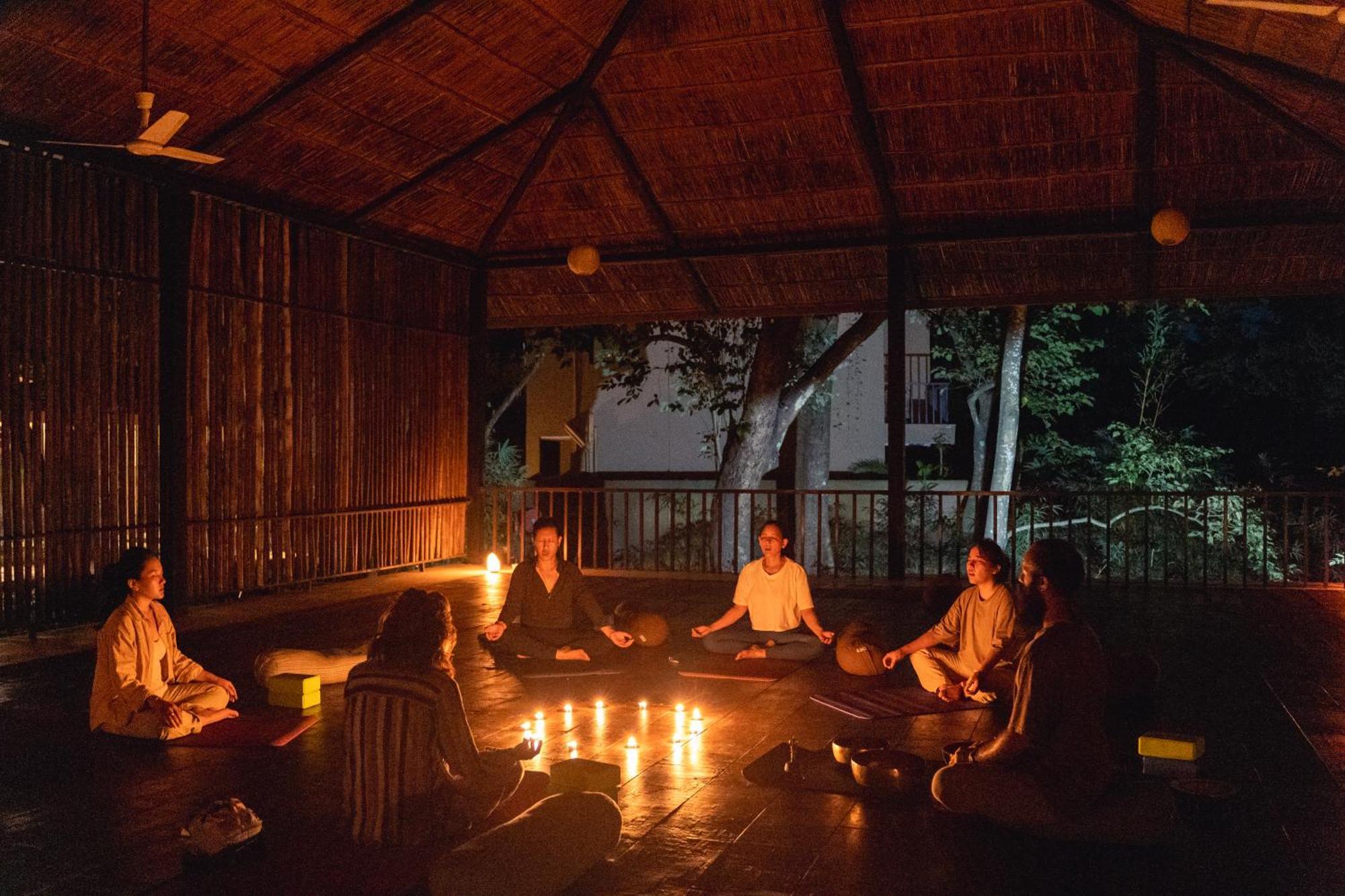 Kasara Chitwan Hotel Patlahara Luaran gambar