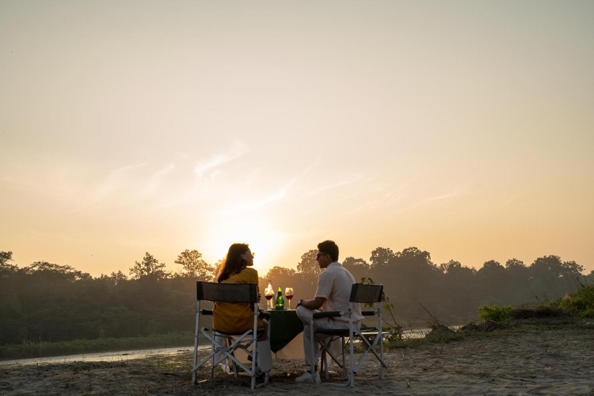 Kasara Chitwan Hotel Patlahara Luaran gambar