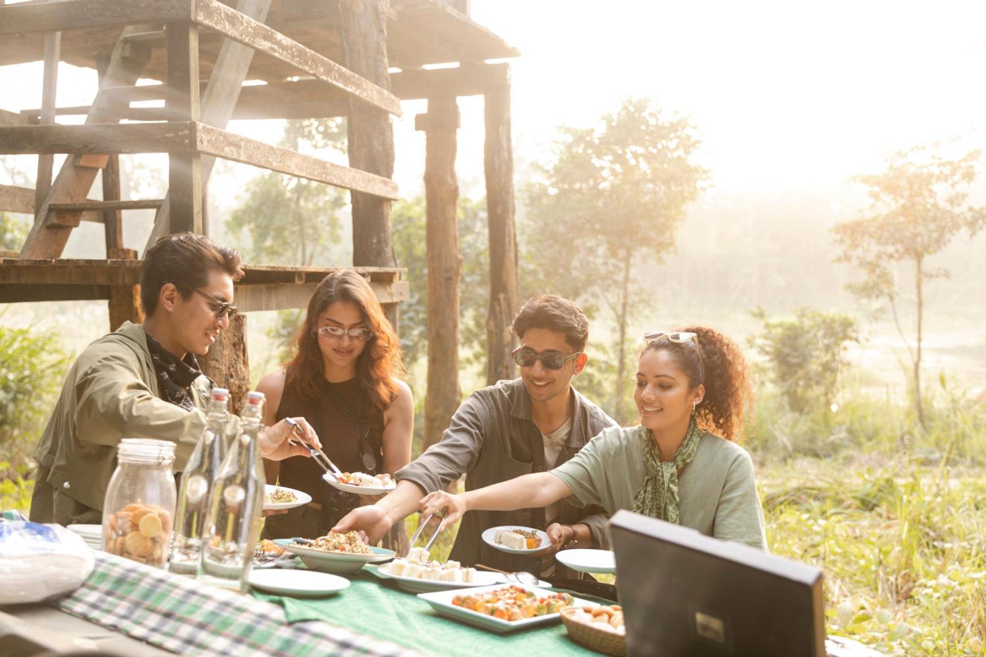 Kasara Chitwan Hotel Patlahara Luaran gambar
