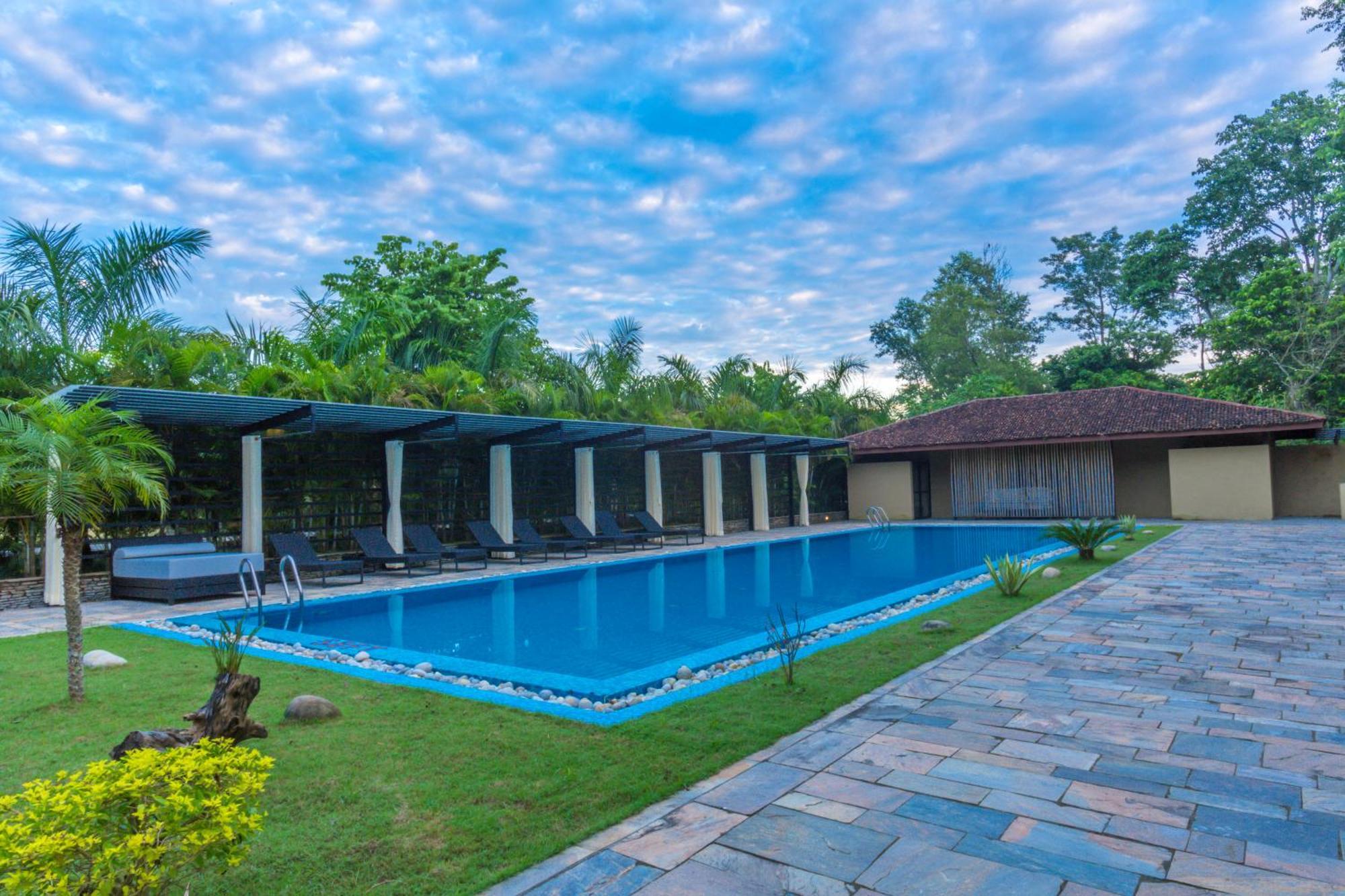 Kasara Chitwan Hotel Patlahara Luaran gambar